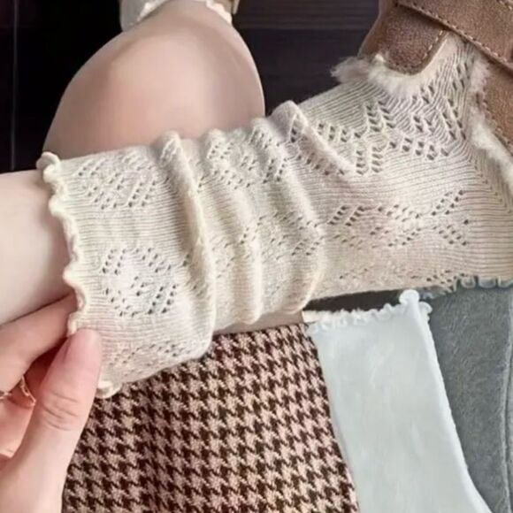 4 Pairs Solid Frill Trim Soft Mid Tube Socks - Picture 7 of 7